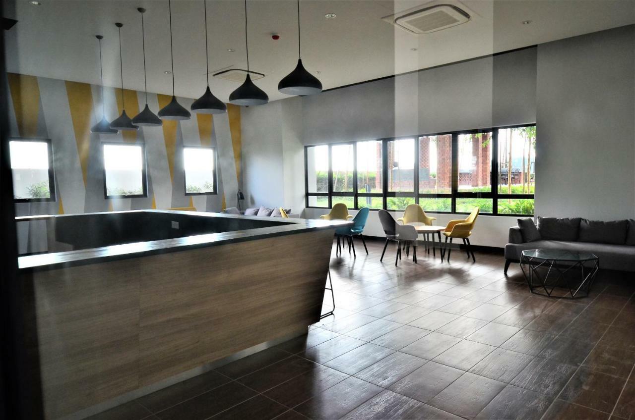 Homestay New Kl Pj @ 5min To Midvalley/sunway 6-8pax