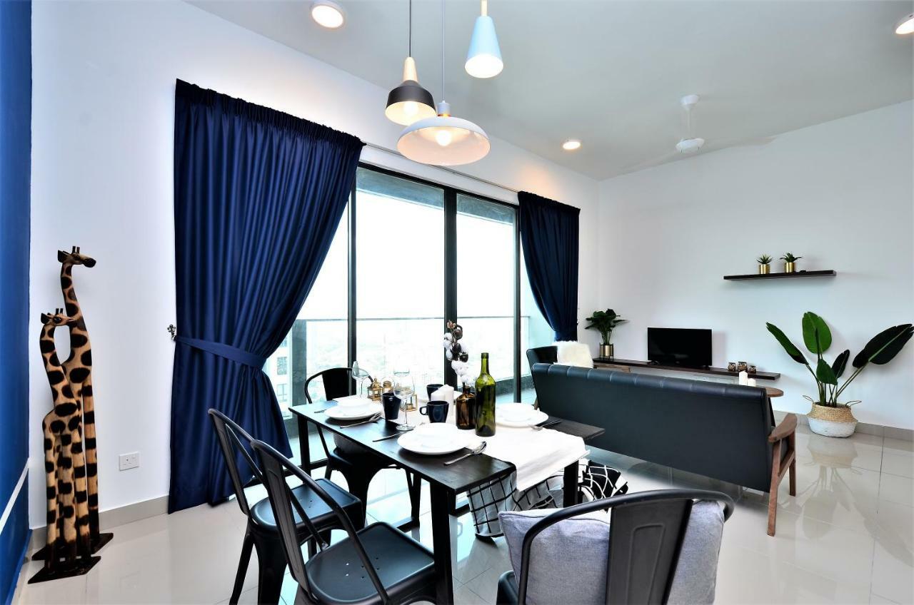 Homestay New Kl Pj @ 5min To Midvalley/sunway 6-8pax